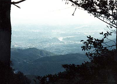 愛宕山中腹より桂川を望む